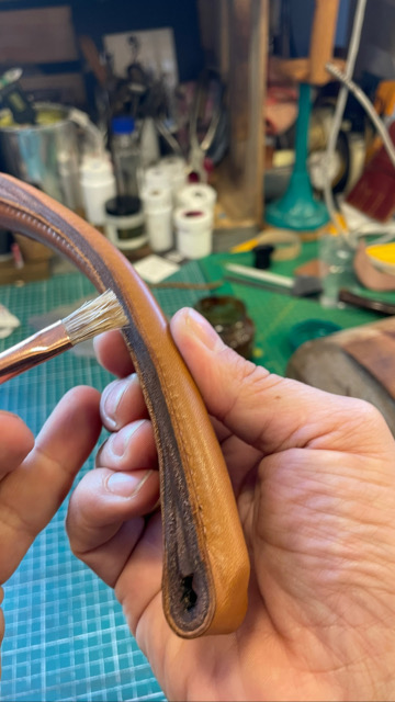 reparation et renovation - objets cuir - Yvon Morin sellier maroquinier artisan d'art - Suisse