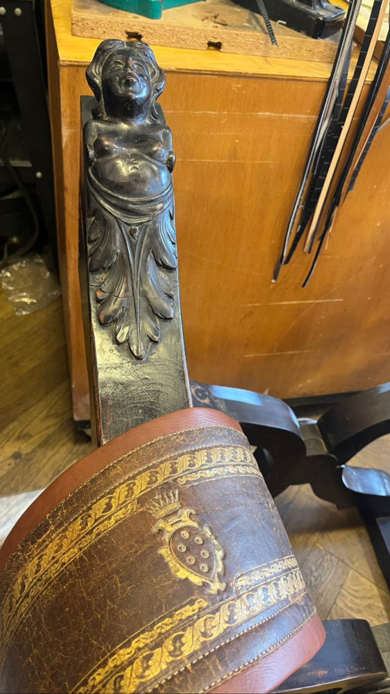 Yvon morin - sellier-maroquinier - commandes sur-mesure - Le Locle - Suisse