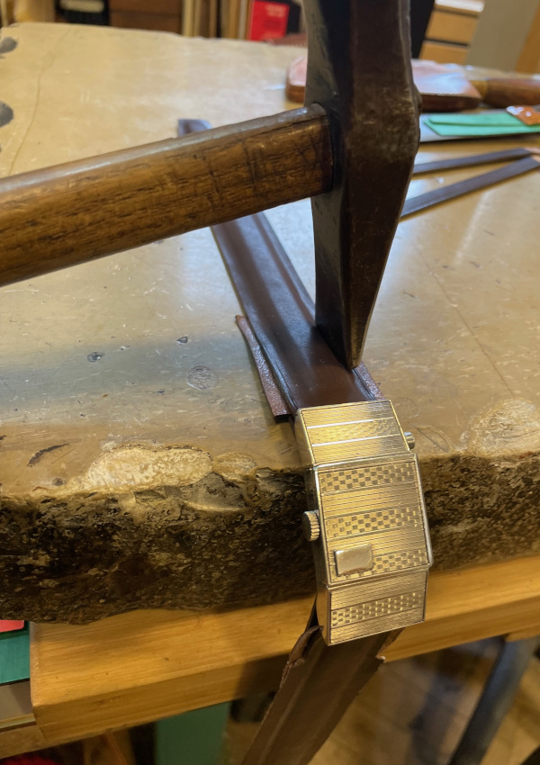 ceinture avec montre de golf - creation sur-mesure - yvon morin