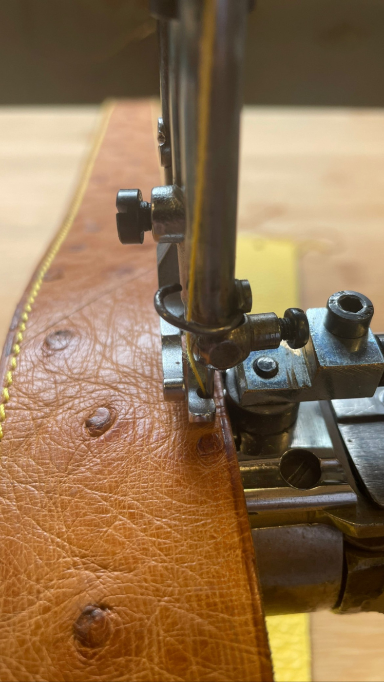 ceinture en cuir autruche sur commande - yvon morin