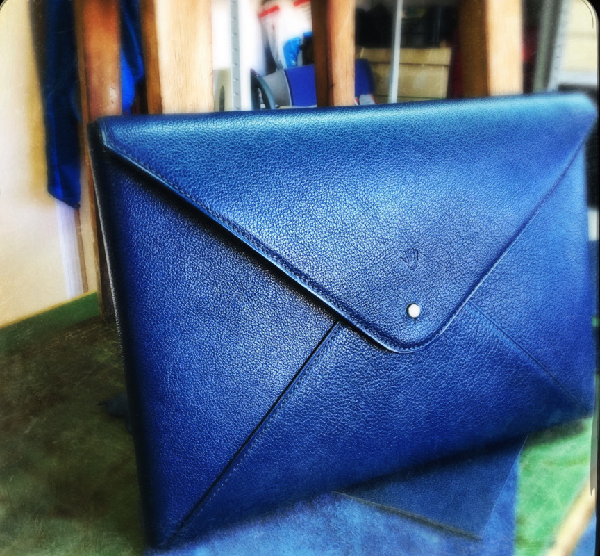 pochette de transport pour portable en cuir - yvon morin